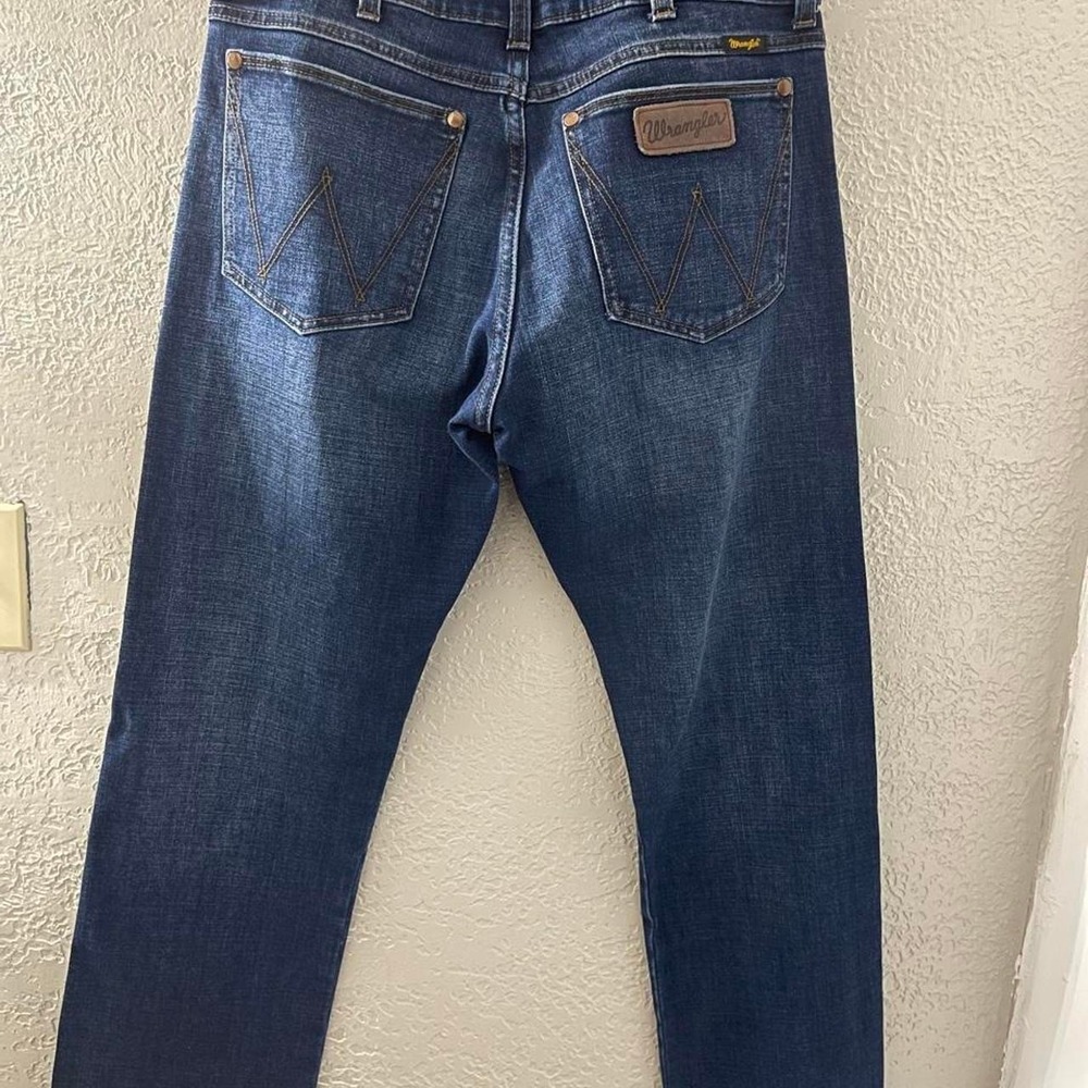 NWOT Wrangler Women's Straight Leg blue jeans Size 31x32 - Picture 6 of 8